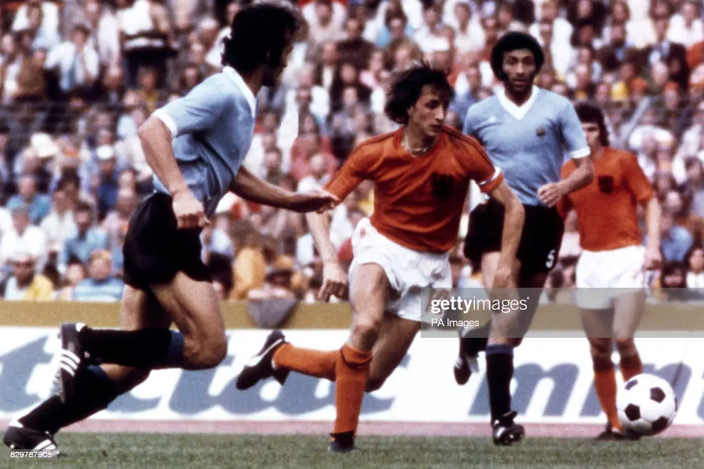 Soccer - 1974 FIFA World Cup West Germany - Group 3 - Uruguay v Netherlands - Niedersachsenstadion, Hanover